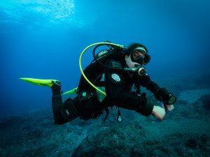 dry suit diver
